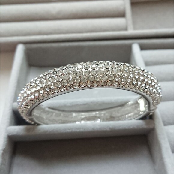 Jarin made in USA crystals bangle - Picture 6 of 10
